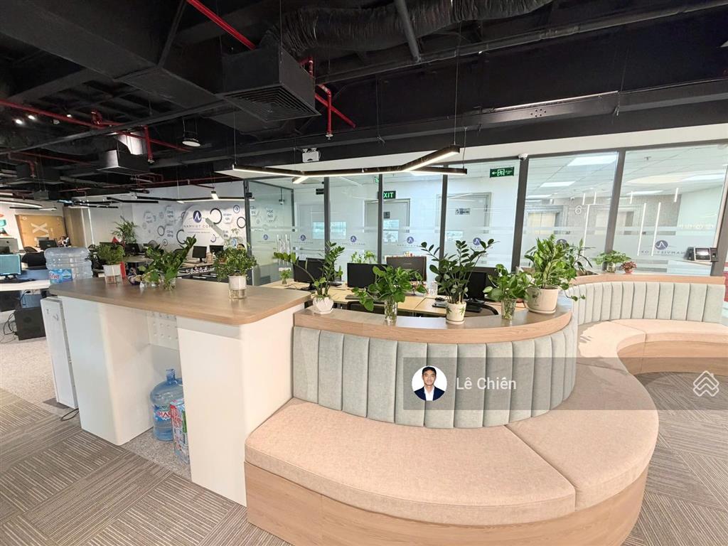 Cho thuê văn phòng central field 219 trung kính 300m2, cắt tối thiểu từ 100m2 có nội thất vào luôn