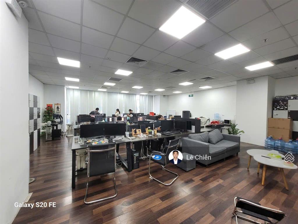 Bql cho thuê 500m2 cắt nhỏ 100m2 có thể lấy nội thất sàn gỗ đẹp goldseason nguyễn tuân