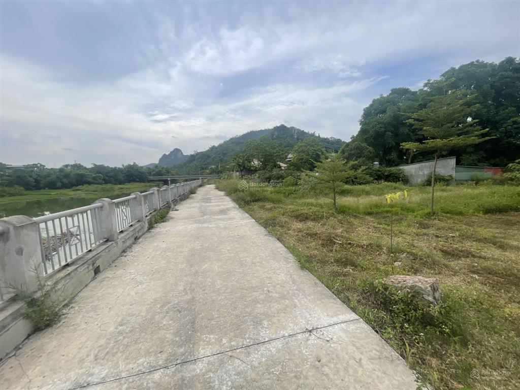 Lô đất hiếm bám sông bùi trung tâm lương sơn