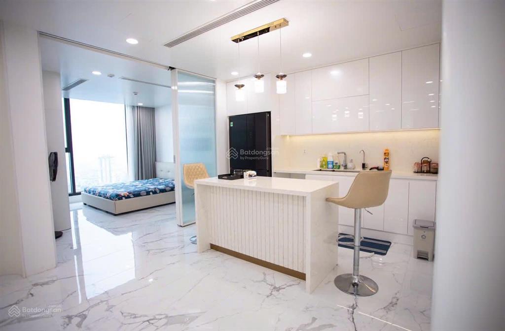 Chính chủ bán 03pn và 02vs cc the nine 92m2 tầng đẹp, full nội thất mặt đường phạm văn đồng