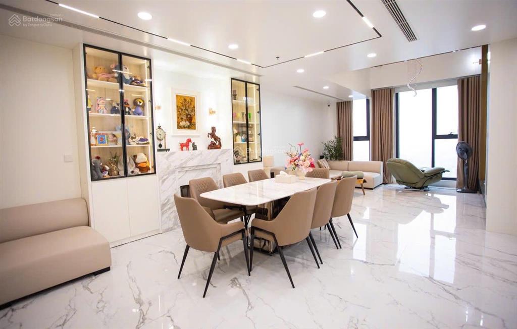 Chính chủ bán 03pn và 02vs cc the nine 92m2 tầng đẹp, full nội thất mặt đường phạm văn đồng