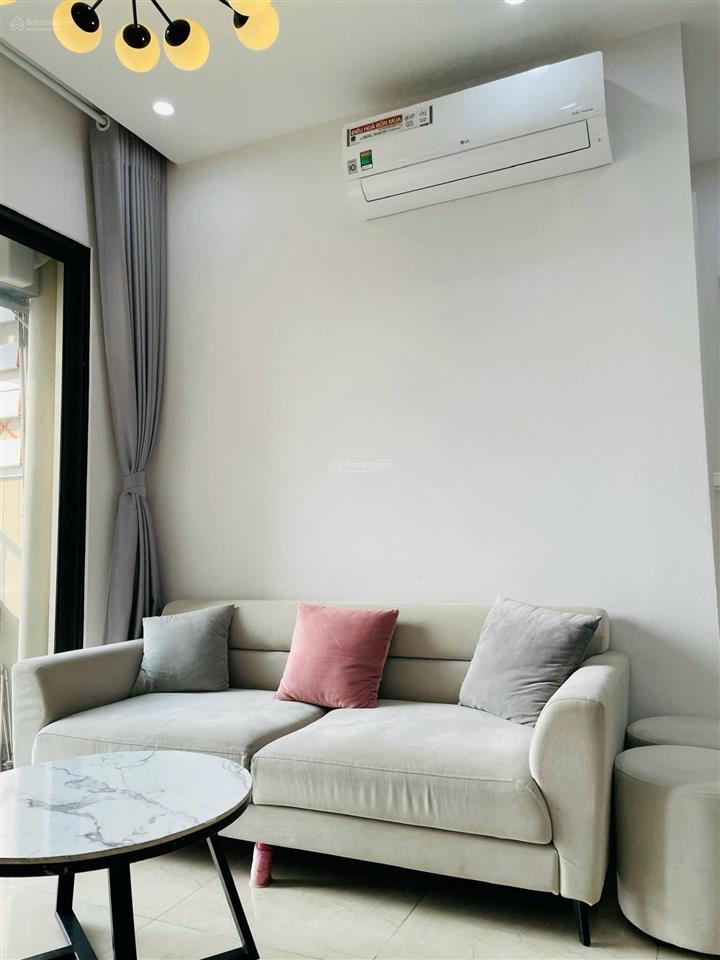 Gia đình cần cho thuê cc 60m2 green star, 2 phòng ngủ và 2 vs, đầy đủ đồ đường phạm văn đồng, hn