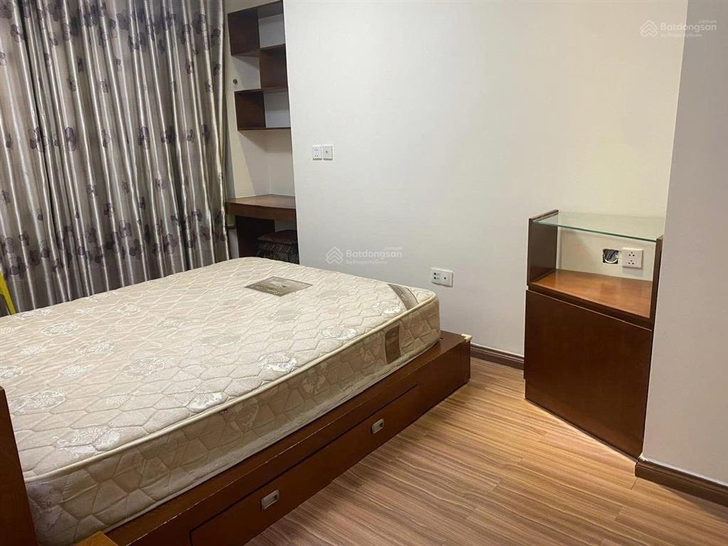 Gia đình cần cho thuê cc 60m2 green star, 2 phòng ngủ và 2 vs, đầy đủ đồ đường phạm văn đồng, hn