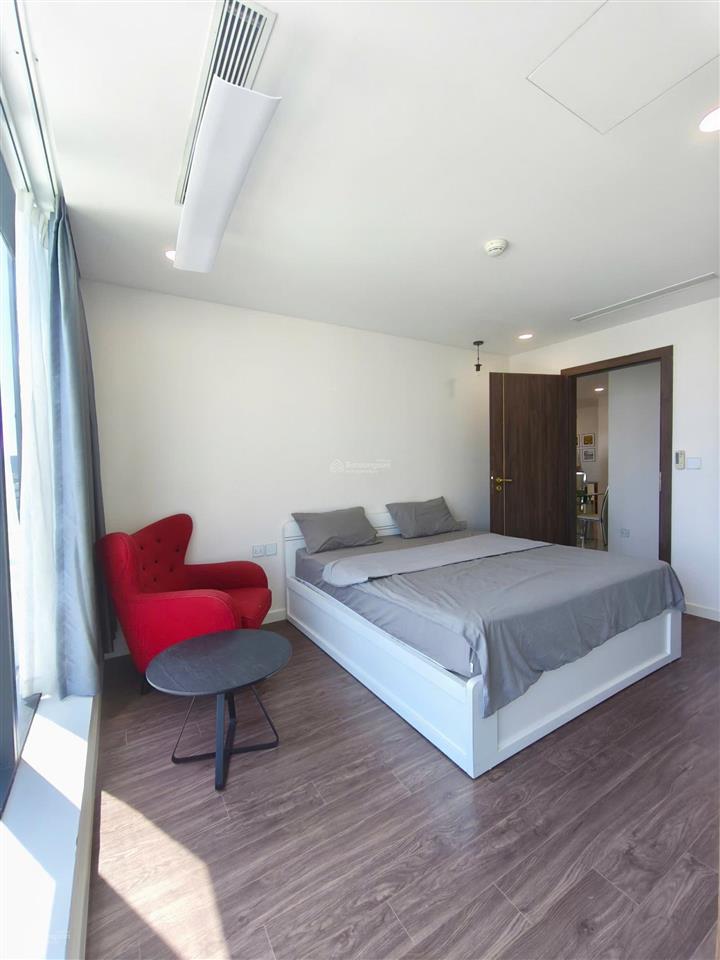 Em còn 1 căn hiếm có giá hời dự án chỉ 7,8 tỷ/căn (3pn 2wc  106m2) sunshine sky city.  em phan