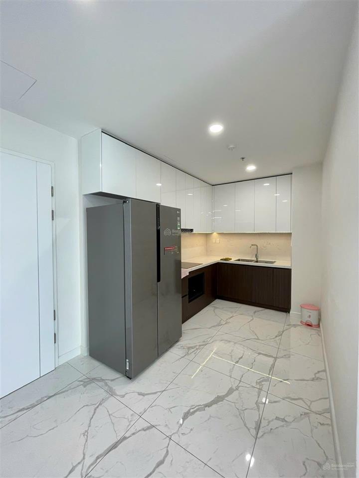 Em còn 1 căn hiếm có giá hời dự án chỉ 7,6 tỷ/căn (3pn 3wc  106m2) sunshine sky city.  em phan
