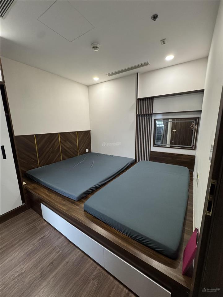 Cho thuê căn hộ lầu cao sunshine sky city 2pn và 2wc, full nội thất. giá chỉ 17 triệu/tháng.