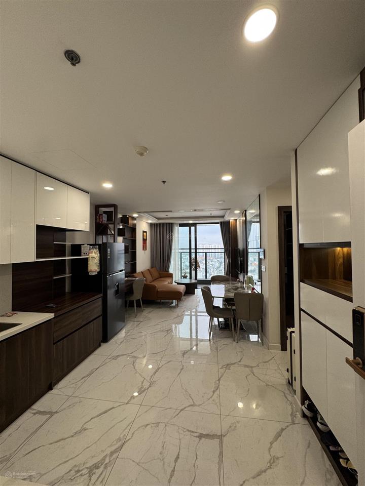 Cho thuê căn hộ lầu cao sunshine sky city 2pn và 2wc, full nội thất. giá chỉ 17 triệu/tháng.