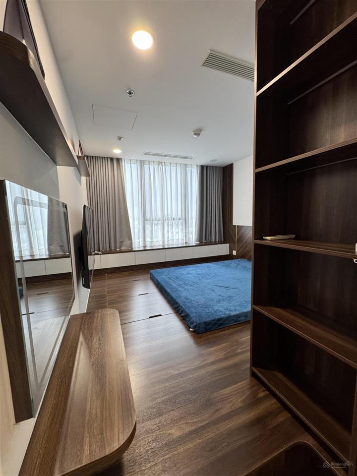 Cho thuê căn hộ lầu cao sunshine sky city 2pn và 2wc, full nội thất. giá chỉ 17 triệu/tháng.