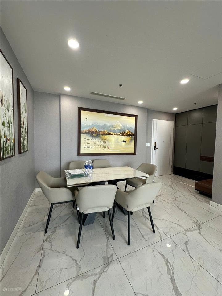 Em còn 1 căn hiếm có giá hời dự án chỉ 9 tỷ/căn (4pn 3wc  132m2) sunshine sky city.  em phan