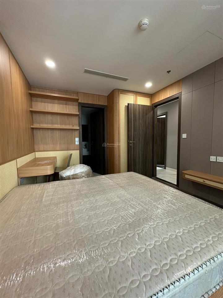 Em còn 1 căn hiếm có giá hời dự án chỉ 9 tỷ/căn (4pn 3wc  132m2) sunshine sky city.  em phan