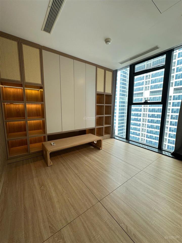 Em còn 1 căn hiếm có giá hời dự án chỉ 9 tỷ/căn (4pn 3wc  132m2) sunshine sky city.  em phan