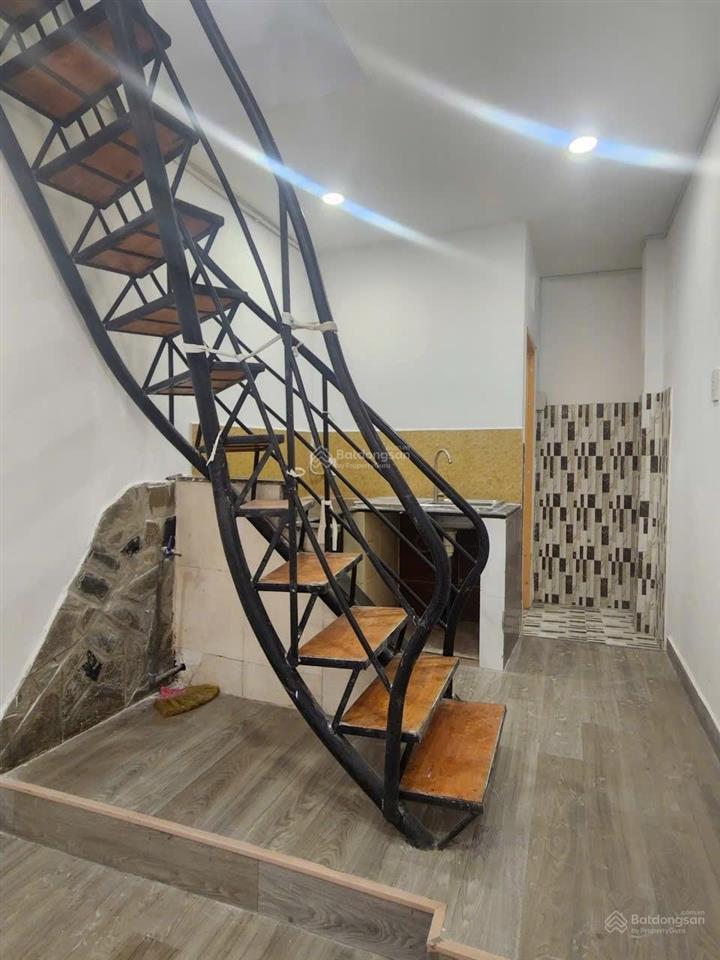 Chính chủ cần bán gấp nhà hẻm ngô gia tự phường vườn lài , quận 10 cũ . giá 4.5 tỷ . hh cho mg