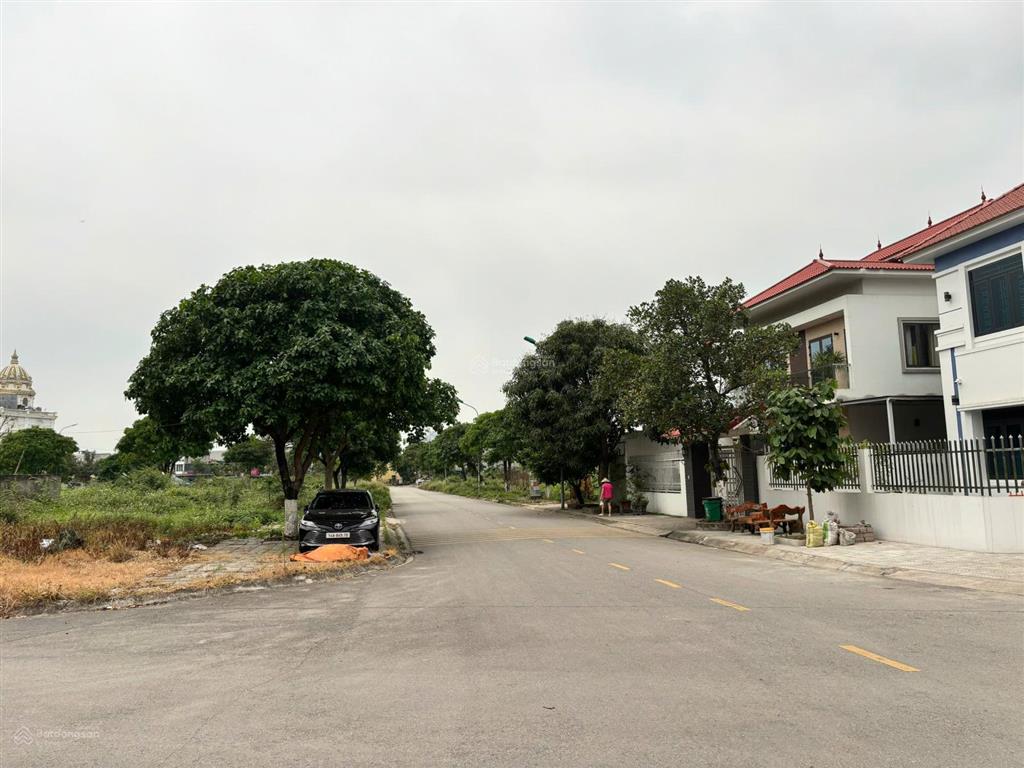 Ngân hàng bán đấu giá đất đẹp tại khu đô thị mới kim sơn, phường đông triều, quảng ninh