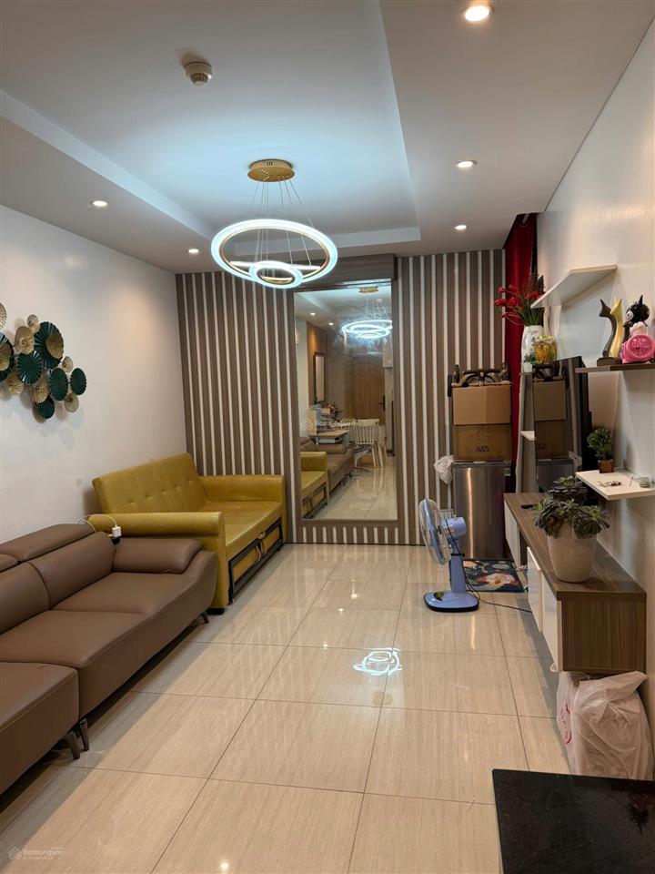 Bán căn 1 phòng ngủ 2 ban công 50m2, full nội thất còn, view biển, giá tốt