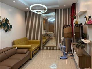 Bán căn 1 ngủ 2 ban công 50m2 , full nội thất còn, view biển, giá tốt