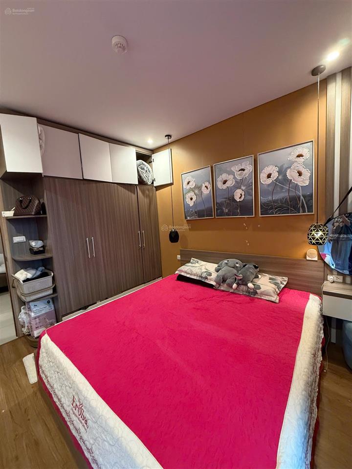 Bán căn 1 phòng ngủ 2 ban công 50m2, full nội thất còn, view biển, giá tốt