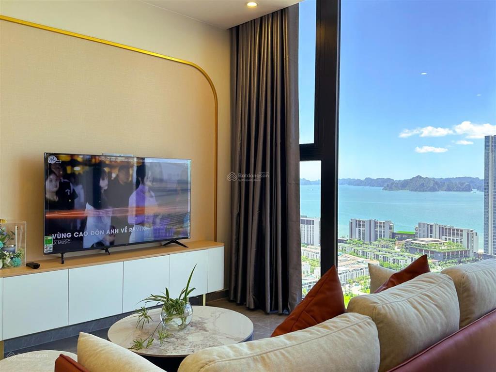 3n2vs tầng cao ,full nội thất, view chính biển hướng đn, giá rẻ