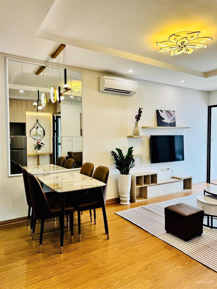 Bán 1 ngủ hướng đn tầng cao, nội thất mới tinh, lòng nhà phòng khách rộng thoáng