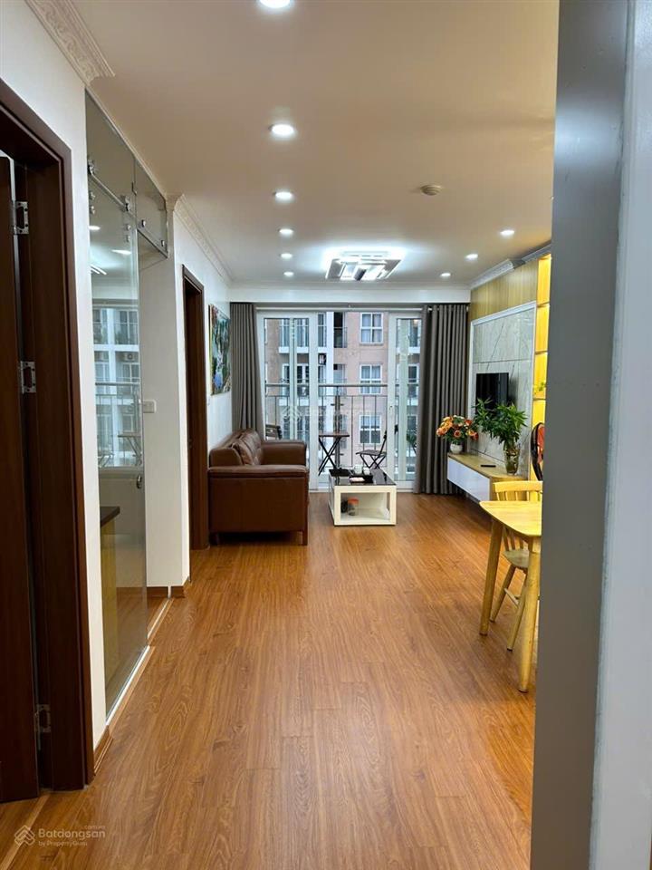 Bán căn 2n2vs hướng đn tầng cao, nội thất đẹp, sạch sẽ , cam kết ko ngấm dột