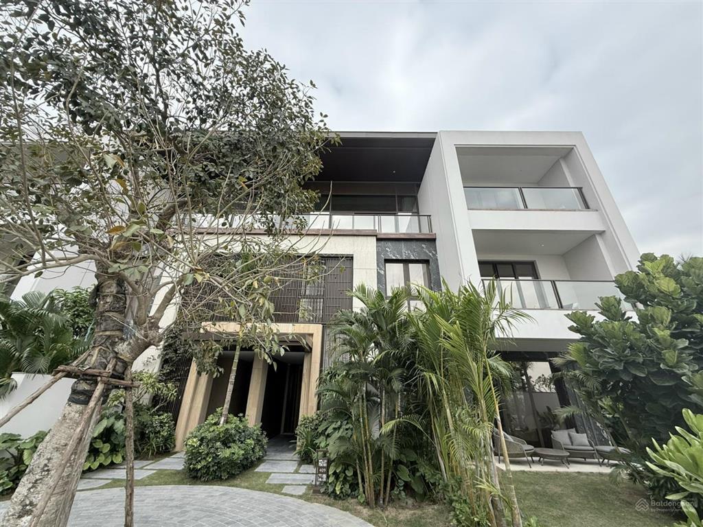Bán căn biệt thự 3 mặt tiền, 2 mặt view biển 1 mặt view hồ, intecon vận hành tiêu chuẩn 6 sao