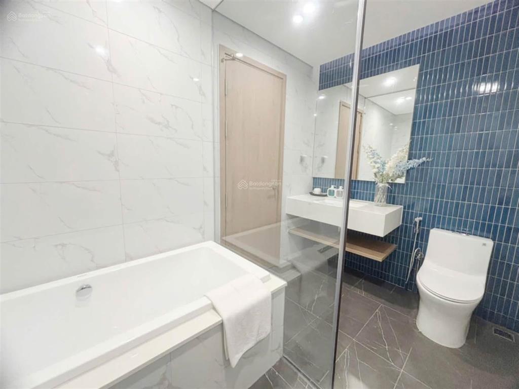 Bán căn góc 3n, 2 mặt view biển, đẹp hiếm có tại dự án, tầng cao, nội thất mới tinh