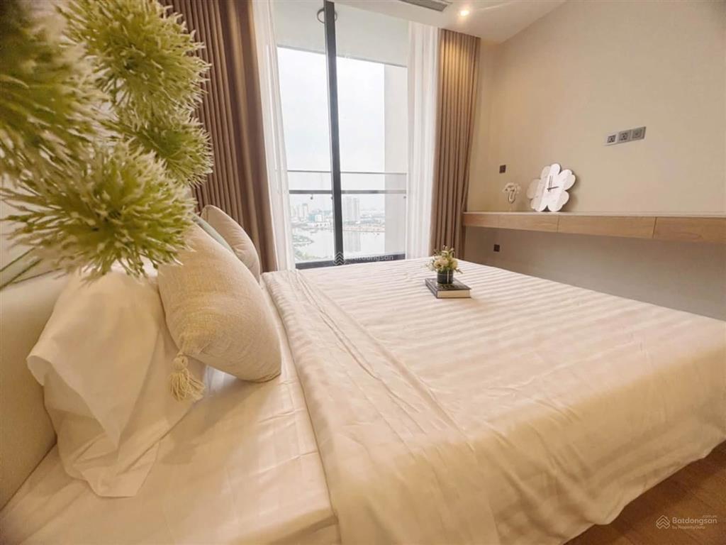 Bán căn góc 3n, 2 mặt view biển, đẹp hiếm có tại dự án, tầng cao, nội thất mới tinh