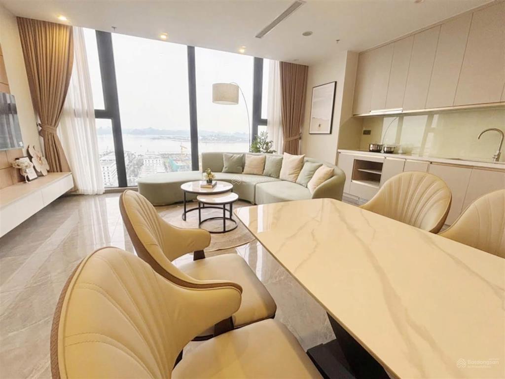 Bán căn góc 3n, 2 mặt view biển, đẹp hiếm có tại dự án, tầng cao, nội thất mới tinh