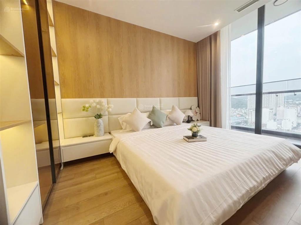 Bán căn góc 3n, 2 mặt view biển, đẹp hiếm có tại dự án, tầng cao, nội thất mới tinh