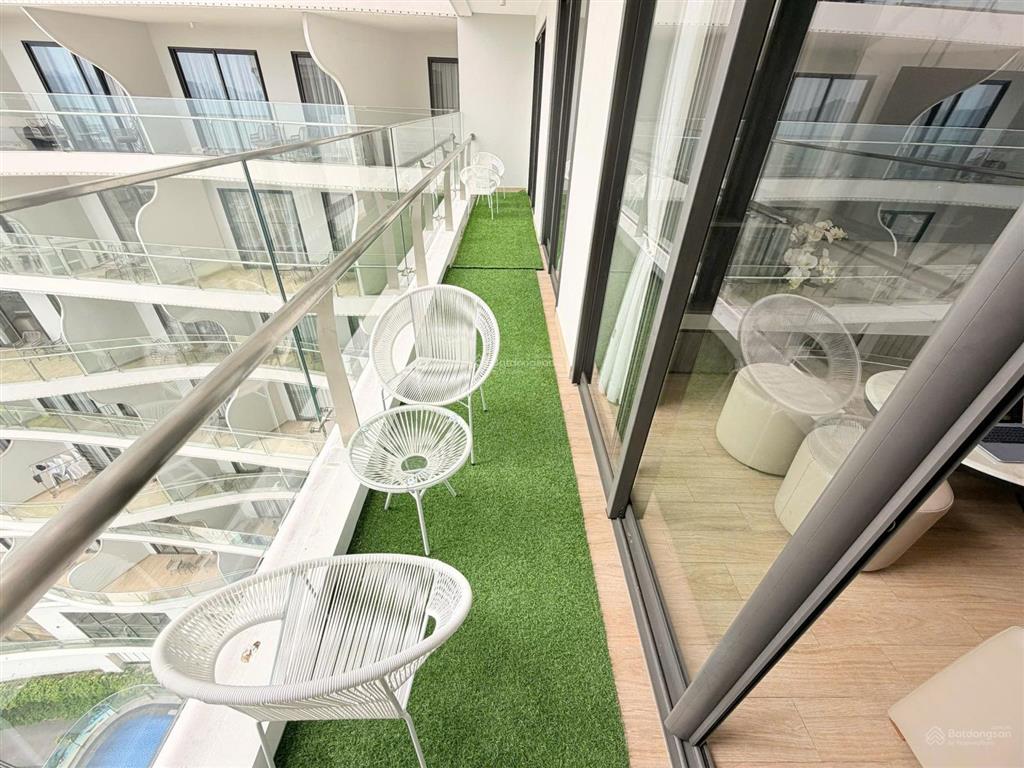 Bán cắt lỗ căn 2pn2vs 80m2 hướng nam view biển, nội thất đầy đủ, mới