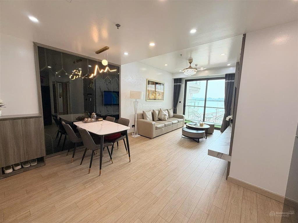 Bán cắt lỗ căn 2pn2vs 80m2 hướng nam view biển, nội thất đầy đủ, mới