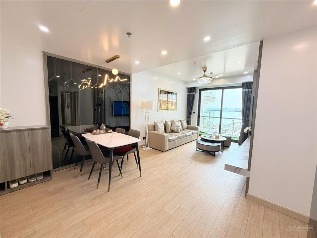 Bán cắt lỗ căn 2pn2vs 80m2 hướng nam view biển, nội thất đầy đủ, mới