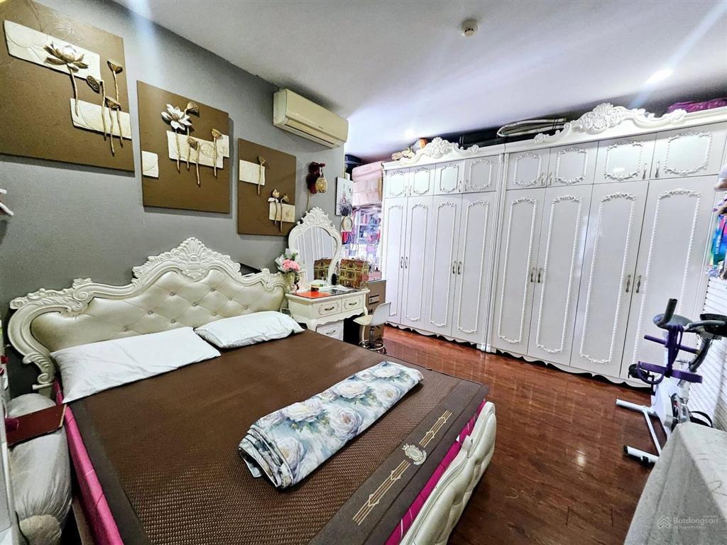 Căn hộ góc chung cư tại tòa nhà licogi 12, 7 tỷ vnd, 110m2, 3pn, 2wc, chính chủ, hot!