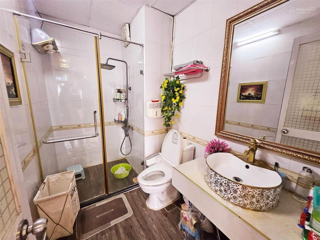 Căn hộ góc chung cư tại tòa nhà licogi 12, 7 tỷ vnd, 110m2, 3pn, 2wc, chính chủ, hot!