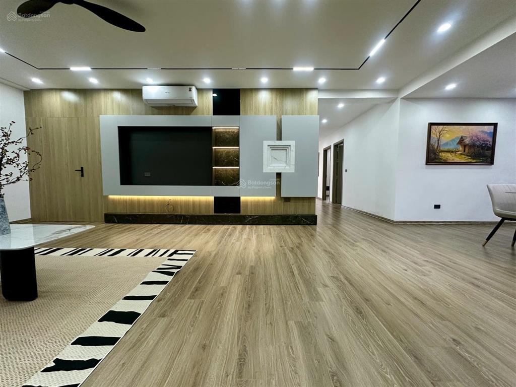Bán cc đẹp tại khu đô thị văn khê, 8,1 tỷ, 160m2, 3pn, 2wc
