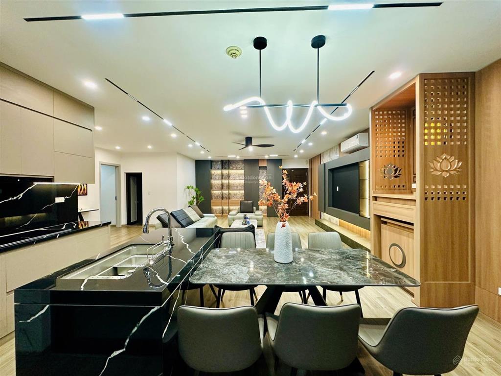 Hàng hiếm tại tổ hợp chung cư thủy lợi tower, 7,9 tỷ, 139,5m2, 3pn, 2wc