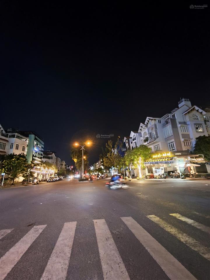 Siêu phẩm căn góc 2mt kdc himlam  quận 7  đường d1 (hoàng trọng mậu) (10x20) hầm 5 tầng tm 100ty