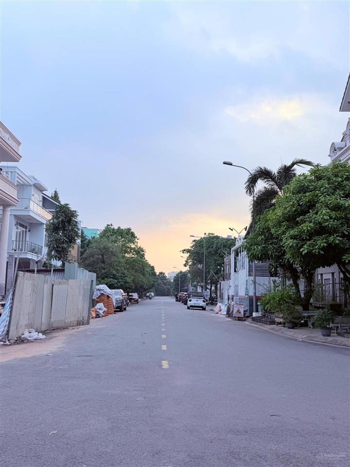 Hiếm chỉ duy nhất 1 lô góc 2 mặt tiền bùi tá hán  đường số 36, quận 2 (13x16) đoạn đẹp