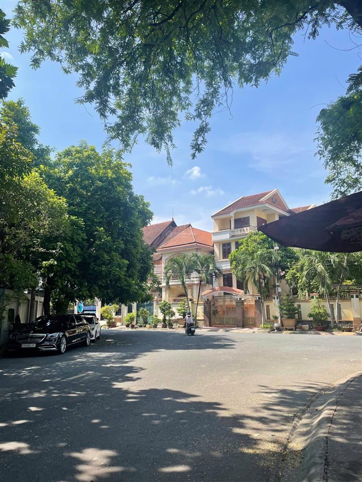 Giảm 20 tỷ biệt thự vip trần não  bến tàu bình an  (20x30) giá 170 tỷ còn 150 tỷ cực hiếm tại kv