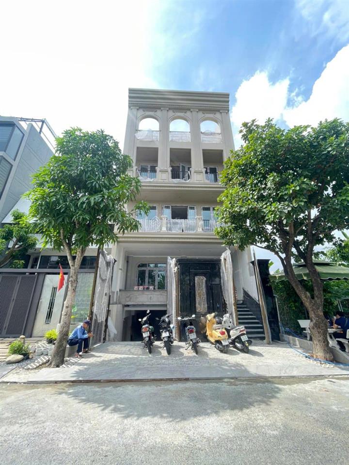 Hiếm  đất xây văn phòng|8x20|ngay cao đức lân|xd hầm 4 tầng|vị trí đẹp|chỉ 1 lô hiếm có đang bán