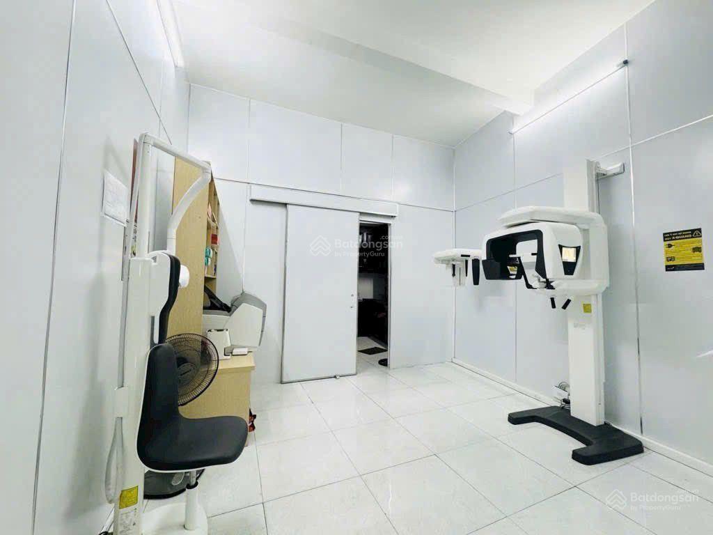 Mặt tiền 3 tháng 2 quận 114x17m, nở hậu 4.5m