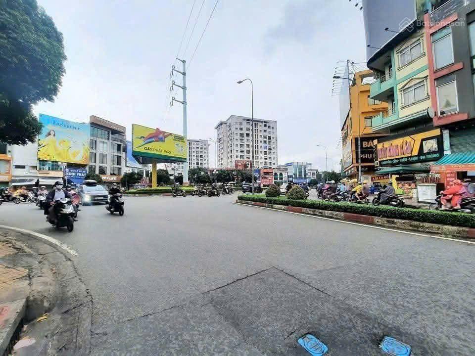 Khu lê đại hành, quận 11  nhà mới ở liền  xe hơi ngủ trong nhà  9.5 tỷ