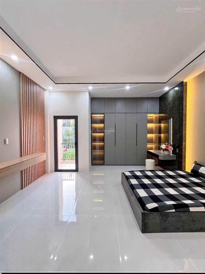 Cực hiếm 6x22m 4 tầng đường 10m thông hậu giang quận 6 vị trí đẹp 15 tỷ 7