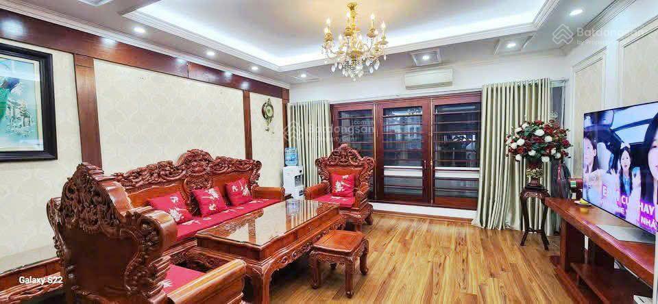 Bán nhà quận 6, 8.6x20m nở hậu 12m, 4 tầng gần chợ phú lâm