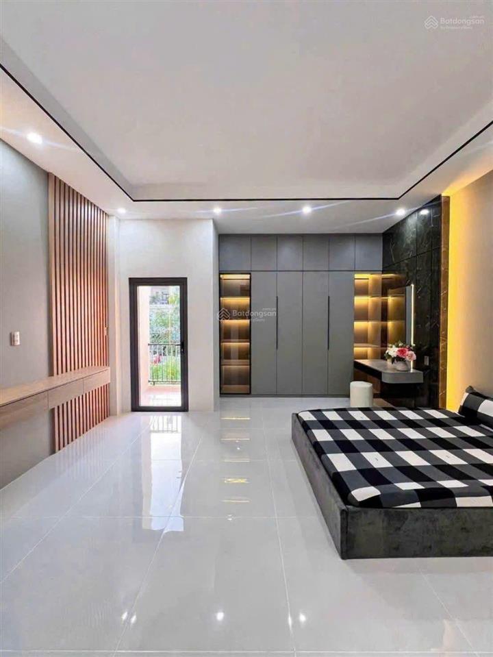 Cực hiếm 6x22m 4 tầng đường 10m thông hậu giang quận 6 vị trí đẹp 15 tỷ 7