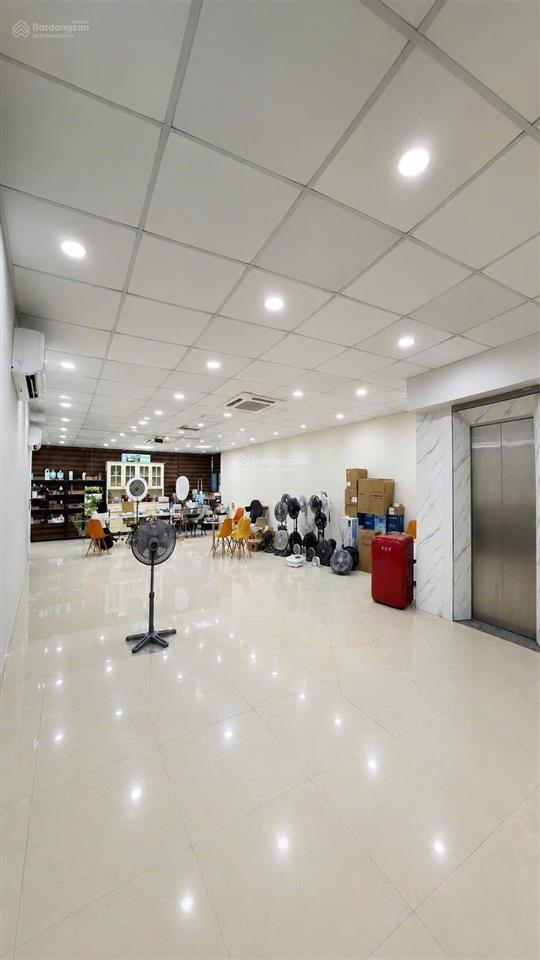 Toà nhà 7 tầnghầmthang máy, mặt tiền phạm văn chí quận 6  dt sàn 800m2  dòng tiền gần 1tỷ/năm