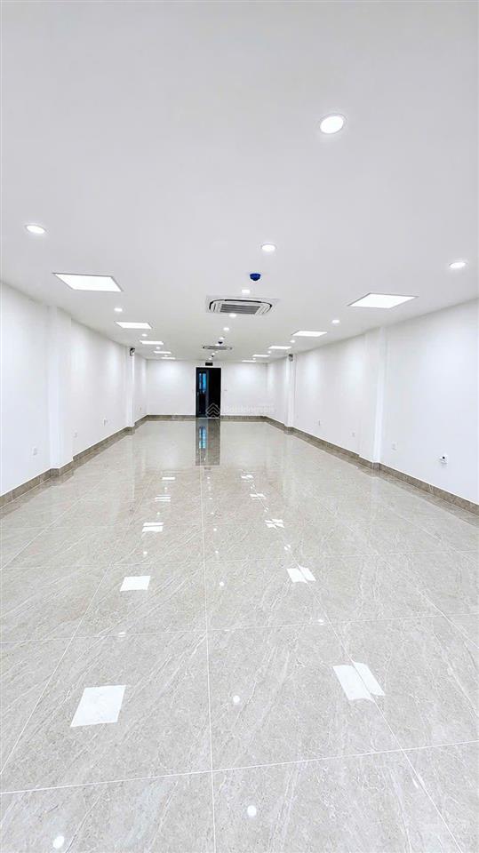 Toà nhà 7 tầnghầmthang máy, mặt tiền phạm văn chí quận 6  dt sàn 800m2  dòng tiền gần 1tỷ/năm