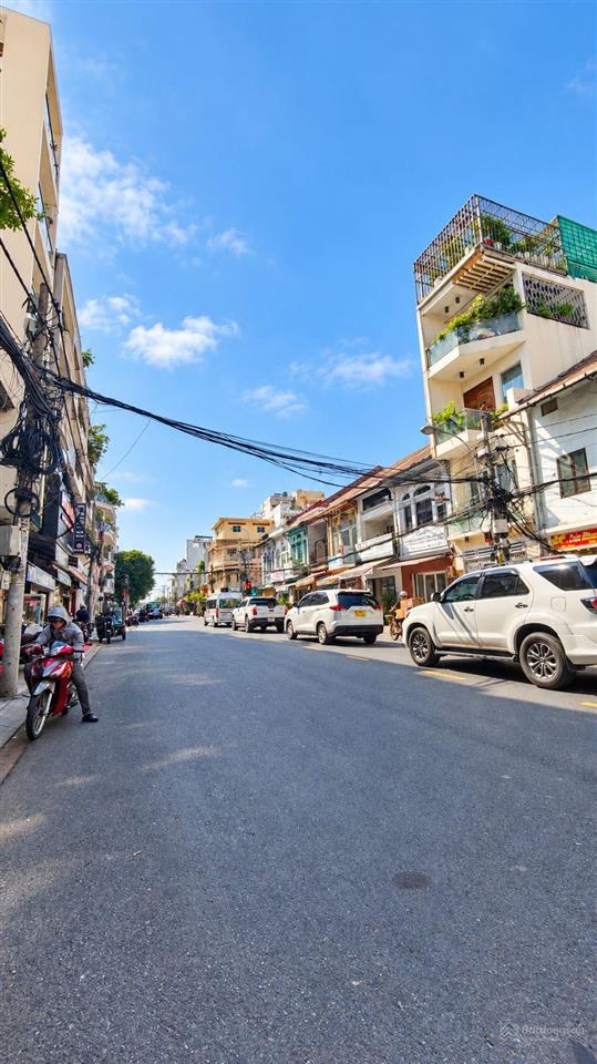 Mặt tiền cao văn lầu quận 6, 80m2 đất, ngay trung tâm chợ lớn!
