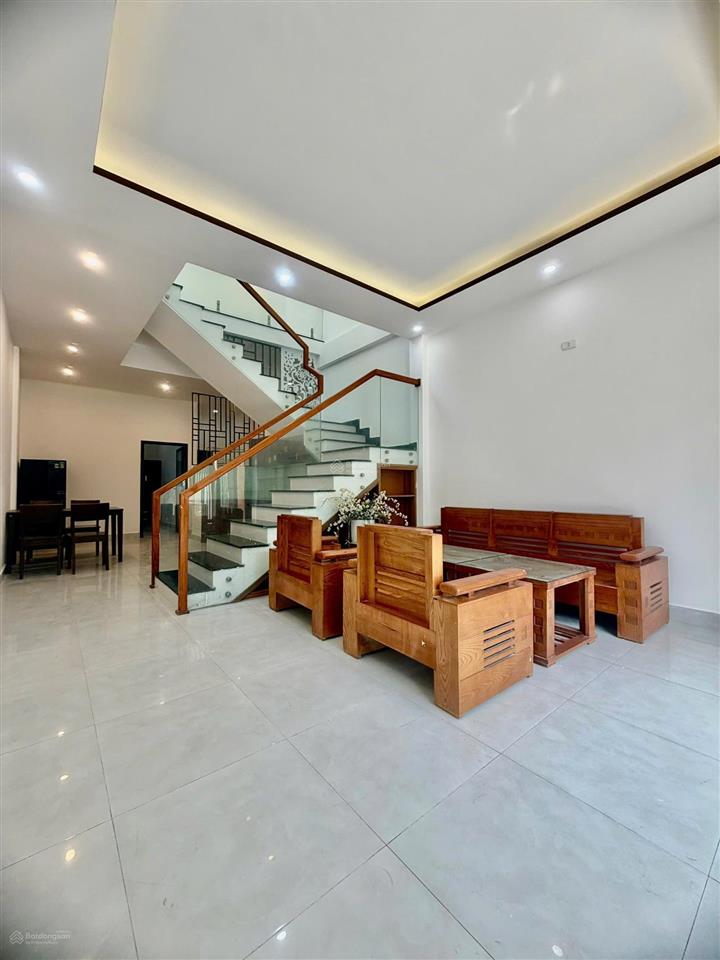 Nhà 2 tầng mới kiệt phan bá phiến (sát biển)