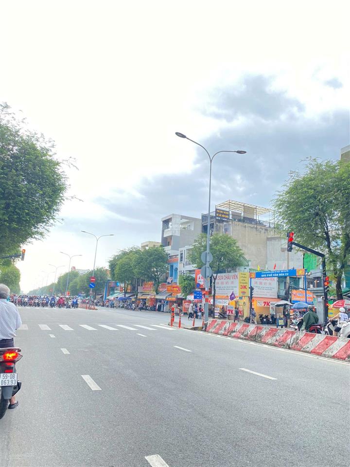 Bán nhà mặt tiền bà hom, quận 6, ngay coop mart, 16(nh)x22m, xd hầm 7 tầng, giá 40 tỷ