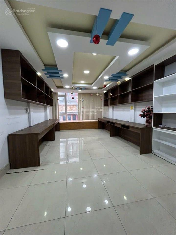 Nhà chính chủ bán gấp căn hộ dịch vụ giữ tiền hxh đổ cửa có thang máy, cách mặt tiền vài bước